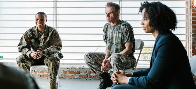 soldiers learning about opioids addiction & mental health