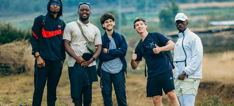 Friends enjoying an alcohol-free social activity outdoors