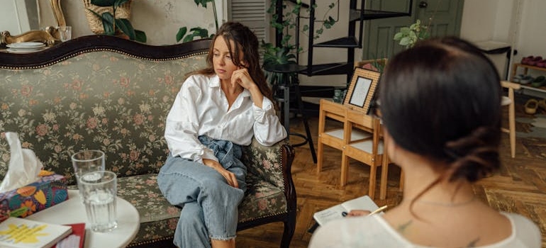 Woman attending a CBT session for her addiction.