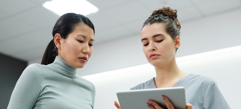 Nurse and a patient discussing alcohol use trends in Pennsylvania.
